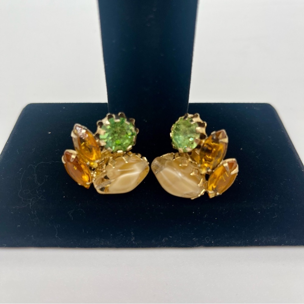Vintage Czech Glass Cluster Earrings Peridot Green UV Reactive - Picture 6 of 11